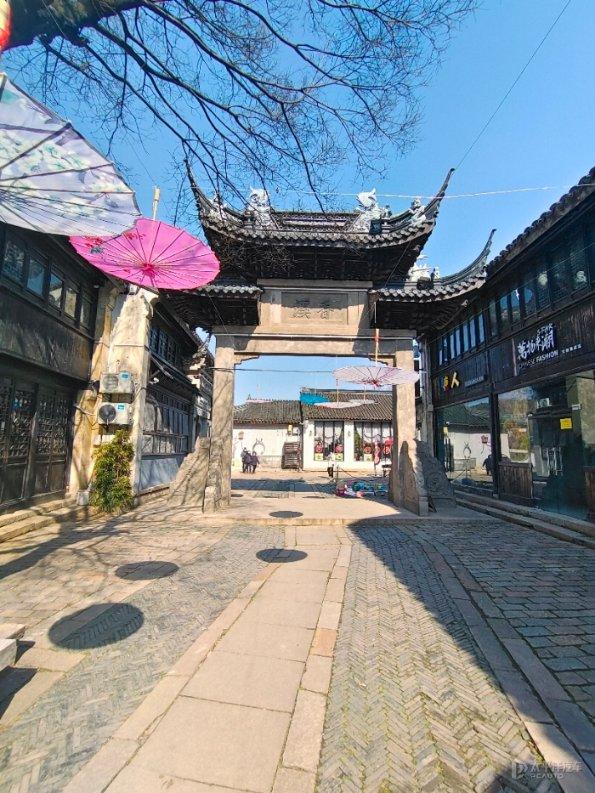 原创伦理电影《情人们》:女性主义视角下的真爱探索与道德重构